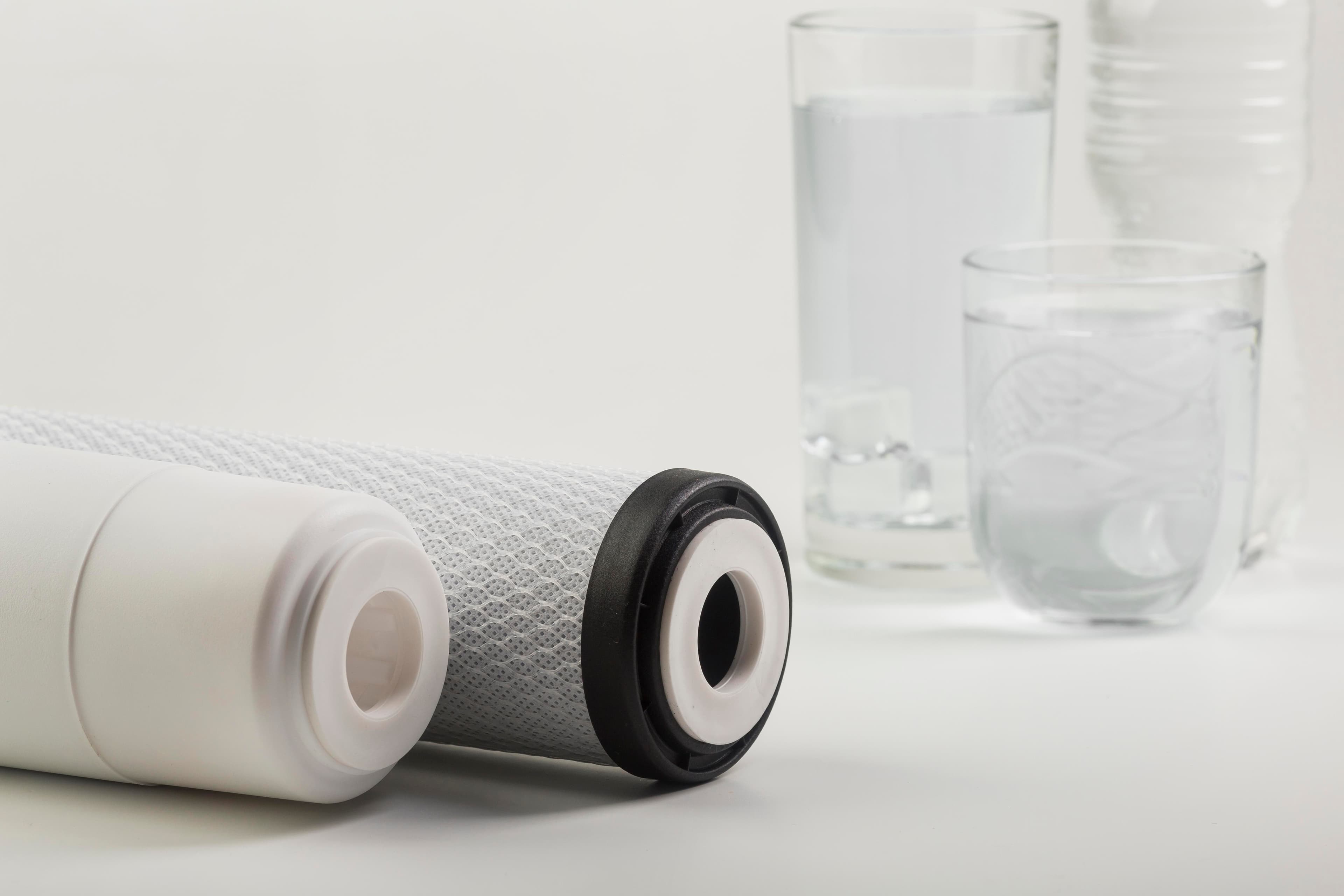 Under-sink reverse osmosis filter bank